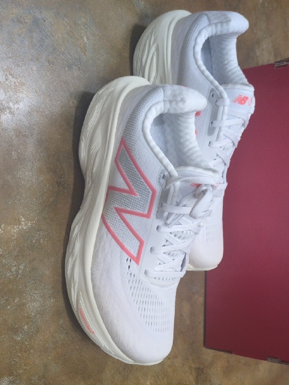 New Balance 1080 v14 New In Box, White with Pink Accents - Picture 2 of 9